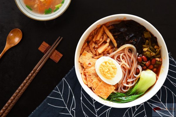 暢享傳統美食，螺螄粉直達臺灣